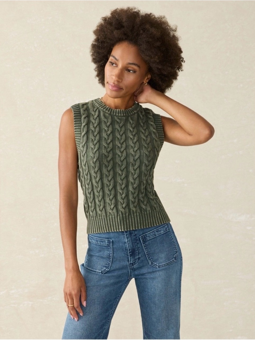Faherty Sunwashed Cable Knit Sweater Vest in Beetle Green Size Medium